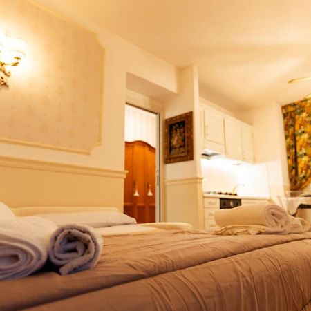 New Cozy Apartment - City Centre Lecco Eksteriør billede