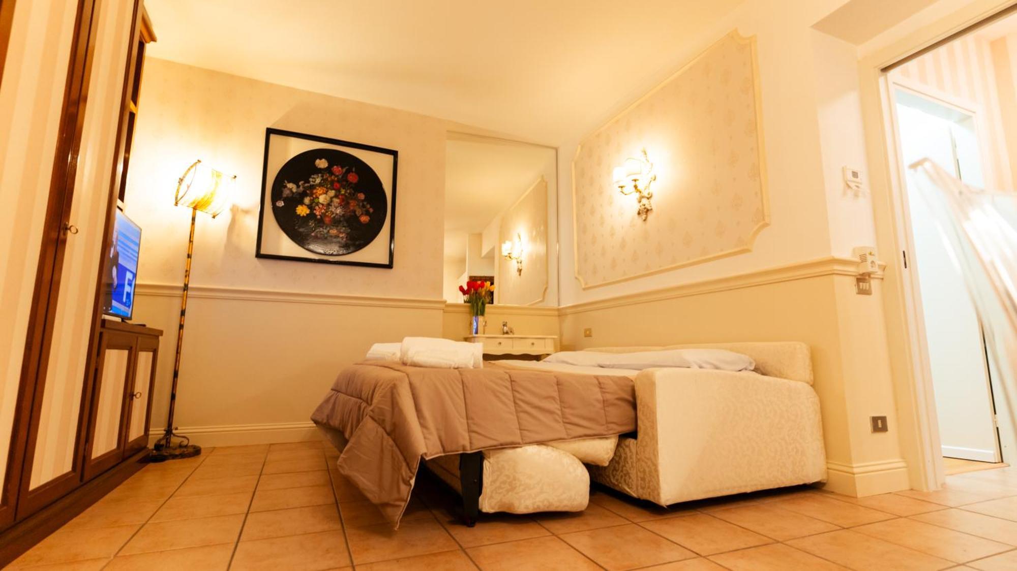 New Cozy Apartment - City Centre Lecco Eksteriør billede