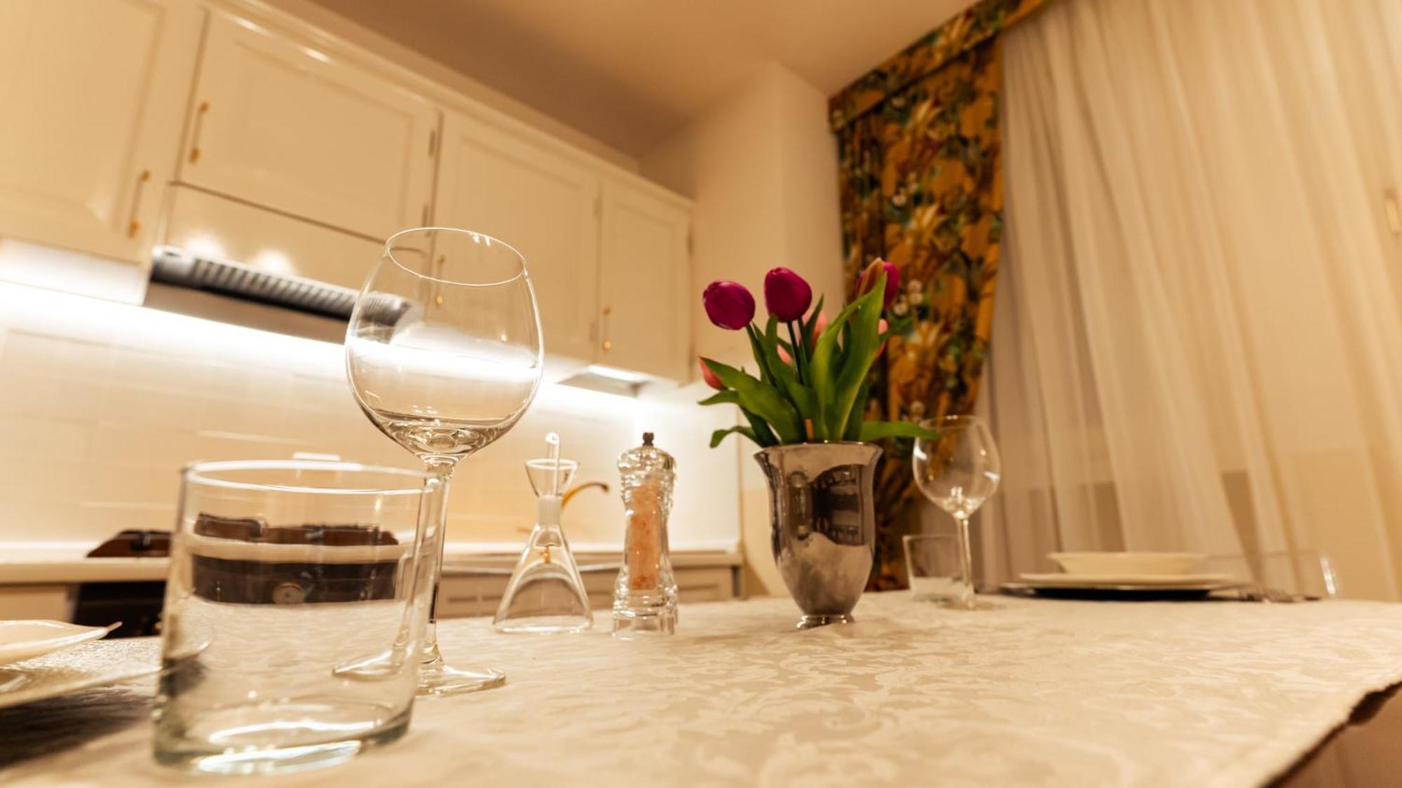 New Cozy Apartment - City Centre Lecco Eksteriør billede