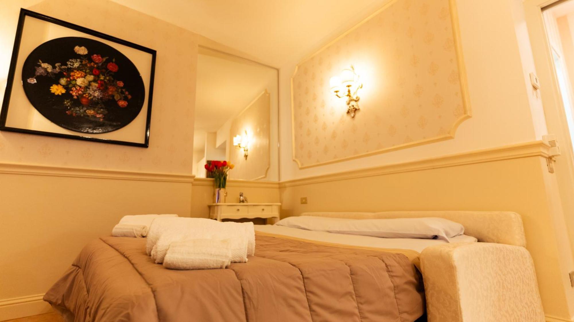 New Cozy Apartment - City Centre Lecco Eksteriør billede