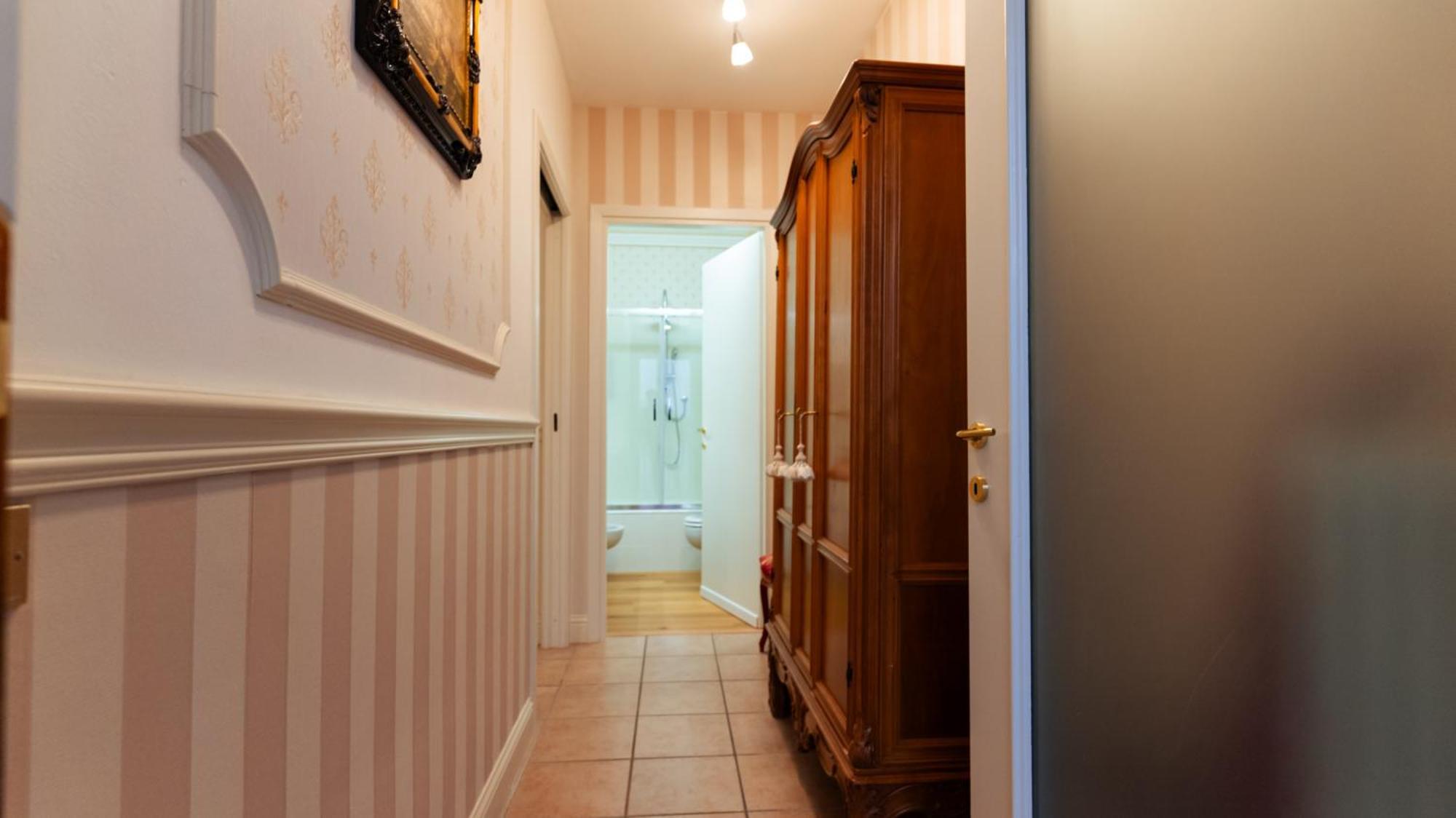 New Cozy Apartment - City Centre Lecco Eksteriør billede